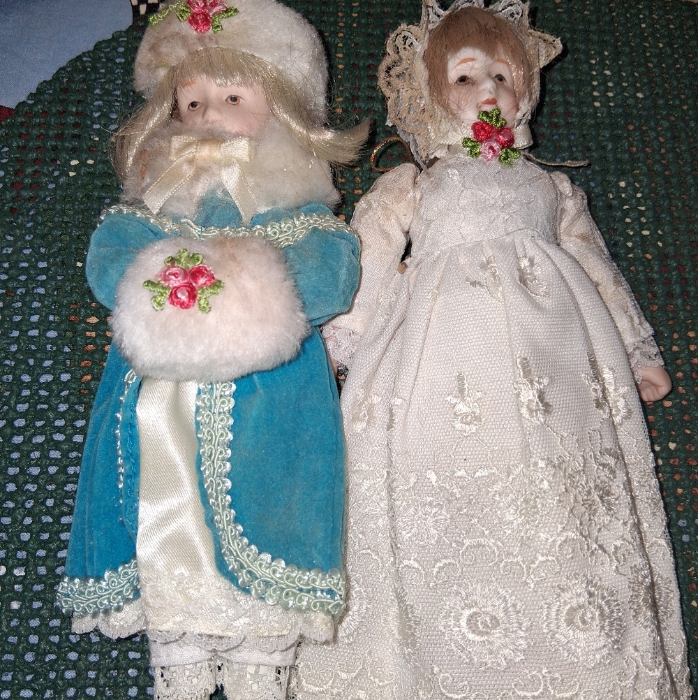 Elegant Blue and White Victorian Dolls Set